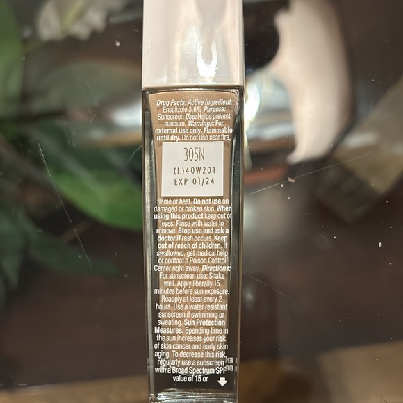 Lancôme Tient Idole Care & Glow in 305N - Picture 4 of 4